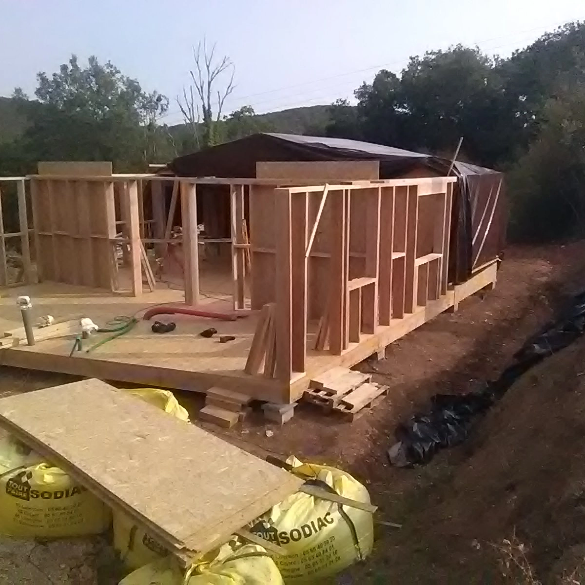 Image de construction de maison en bois