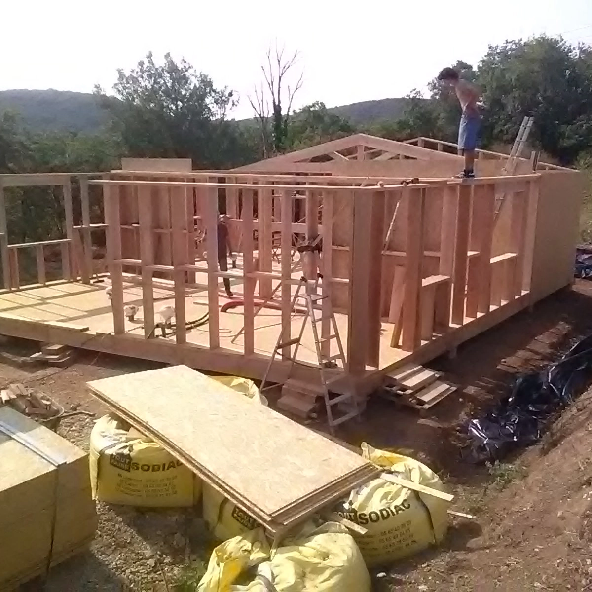 Image de construction de maison en bois