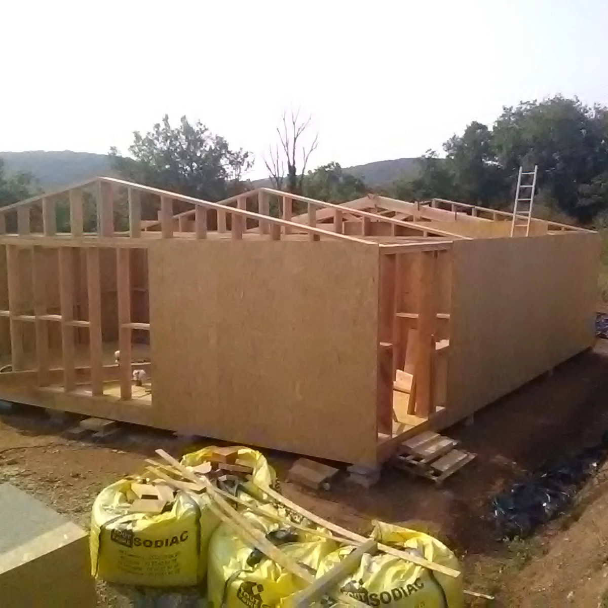 Image de construction de maison en bois