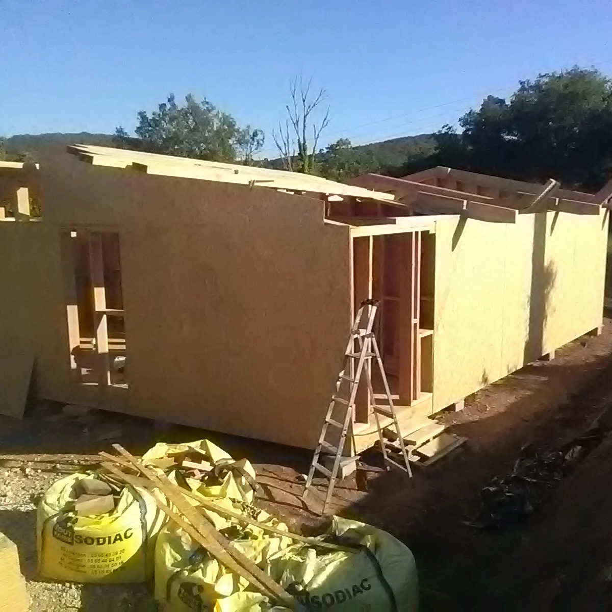 Image de construction de maison en bois