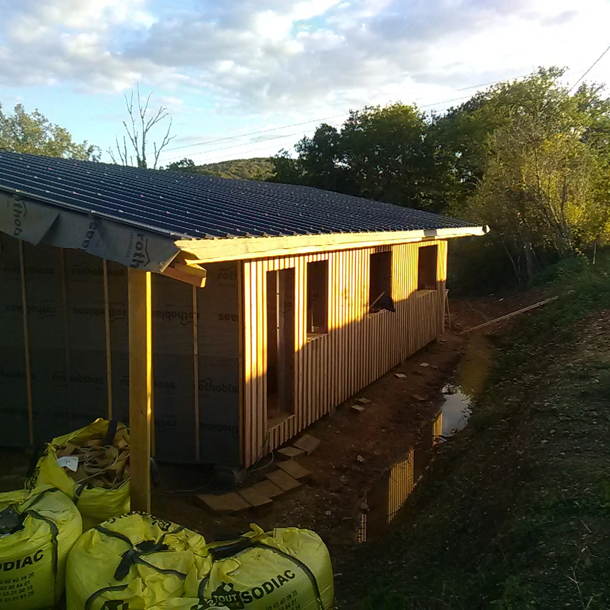 Image de construction de maison en bois