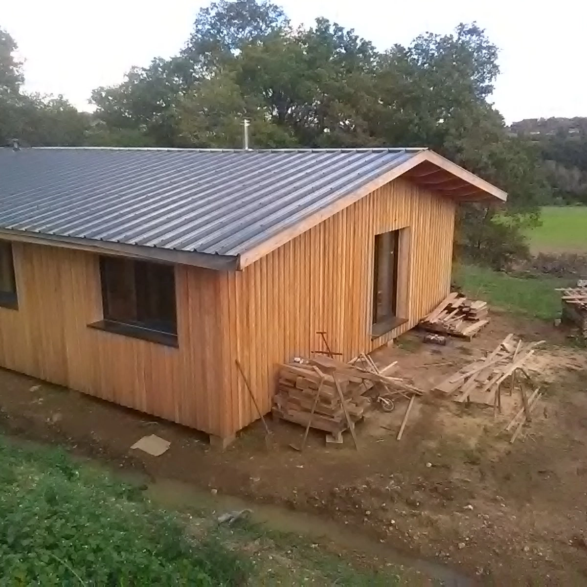 Image de construction de maison en bois